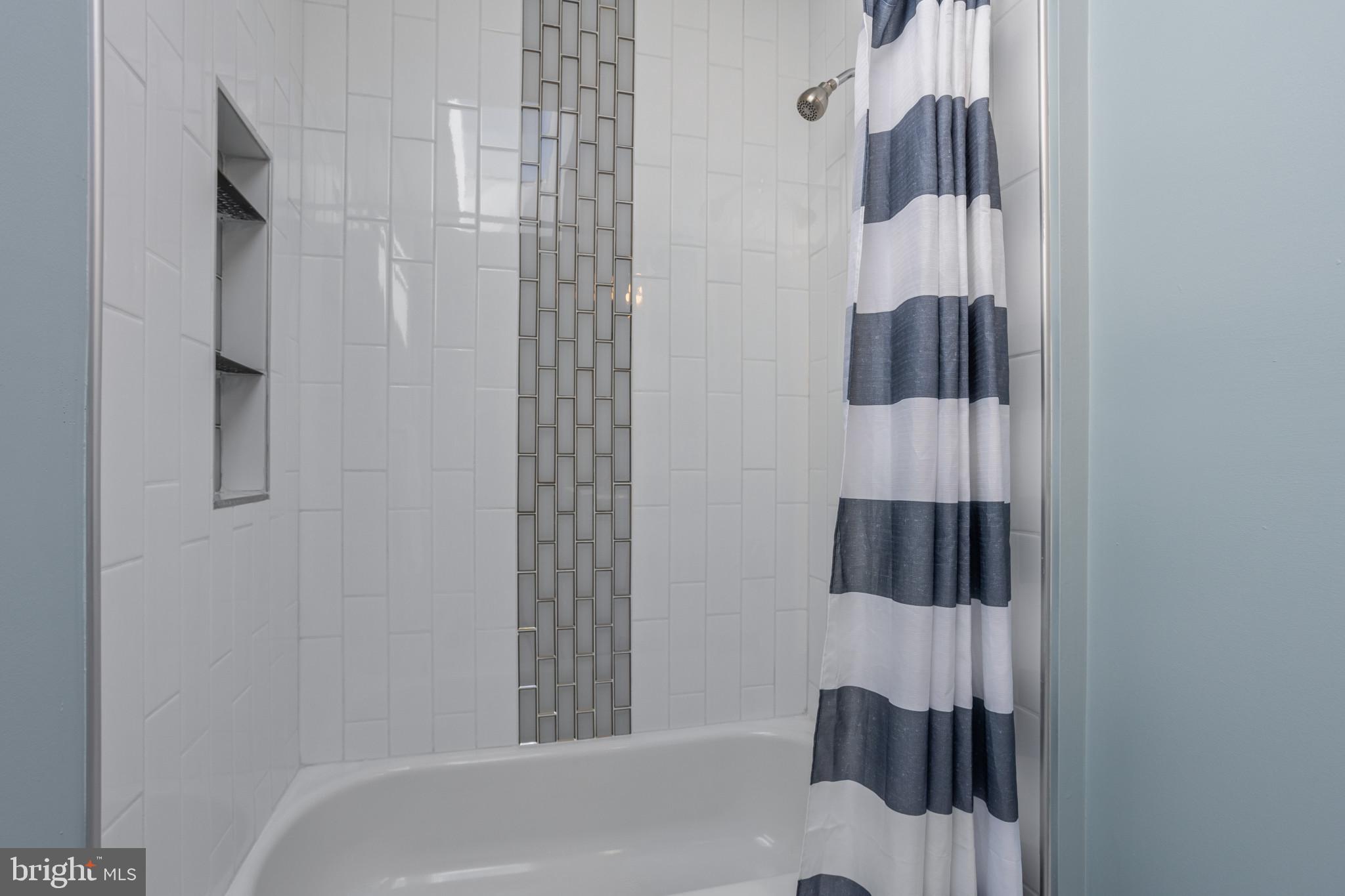 LOCUST POINT - Residential