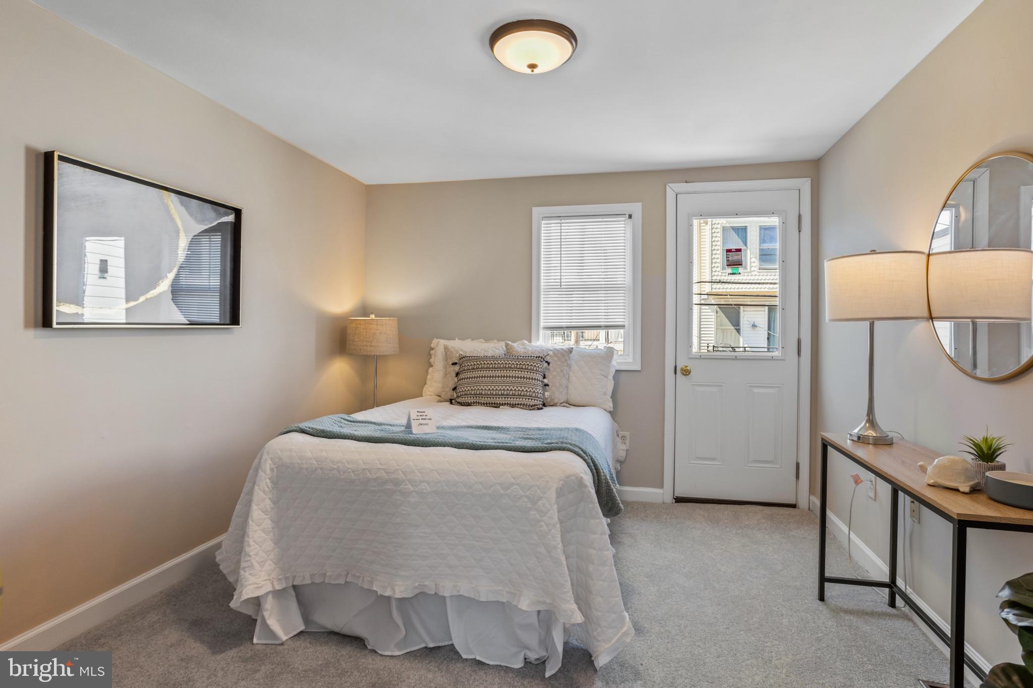 LOCUST POINT - Residential