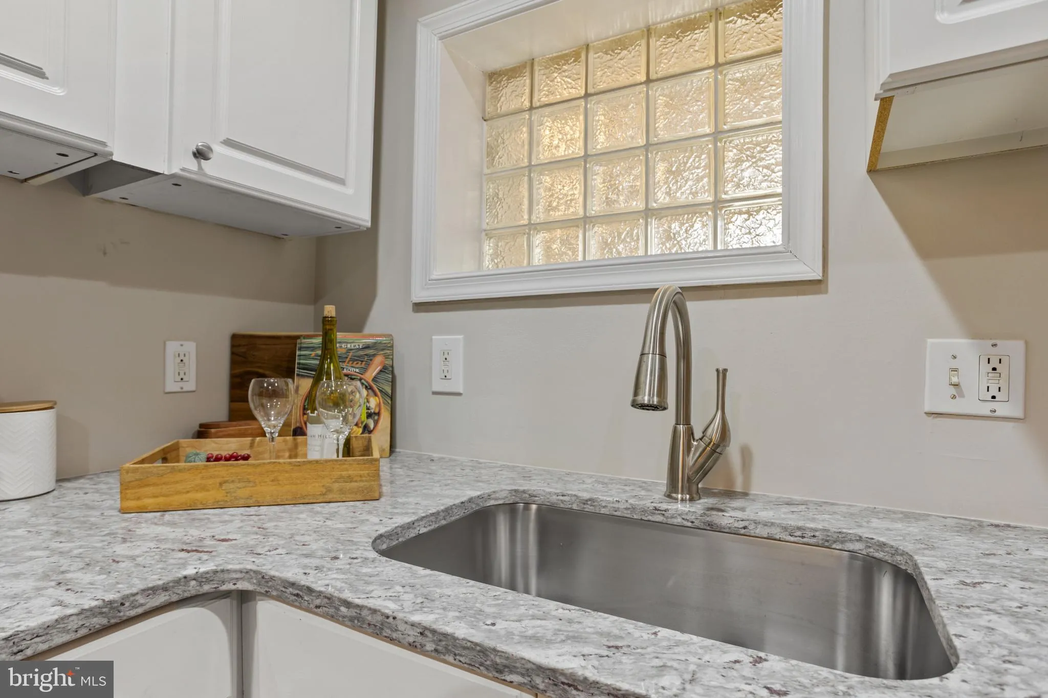 Baltimore, Maryland 21230, United States, 2 Bedrooms Bedrooms, ,2 BathroomsBathrooms,Residential,Active,97733