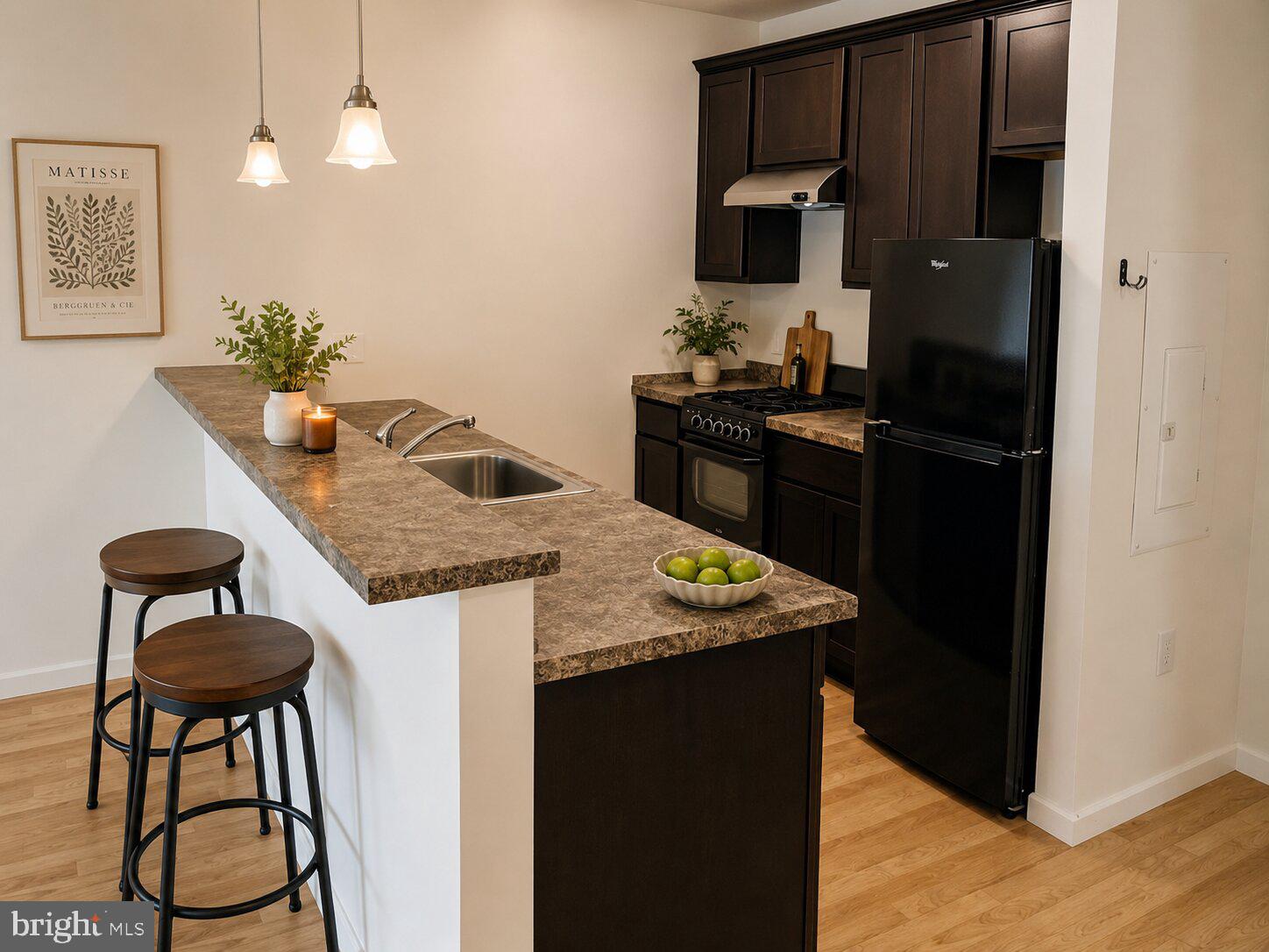 121 S 43RD STREET 33 206