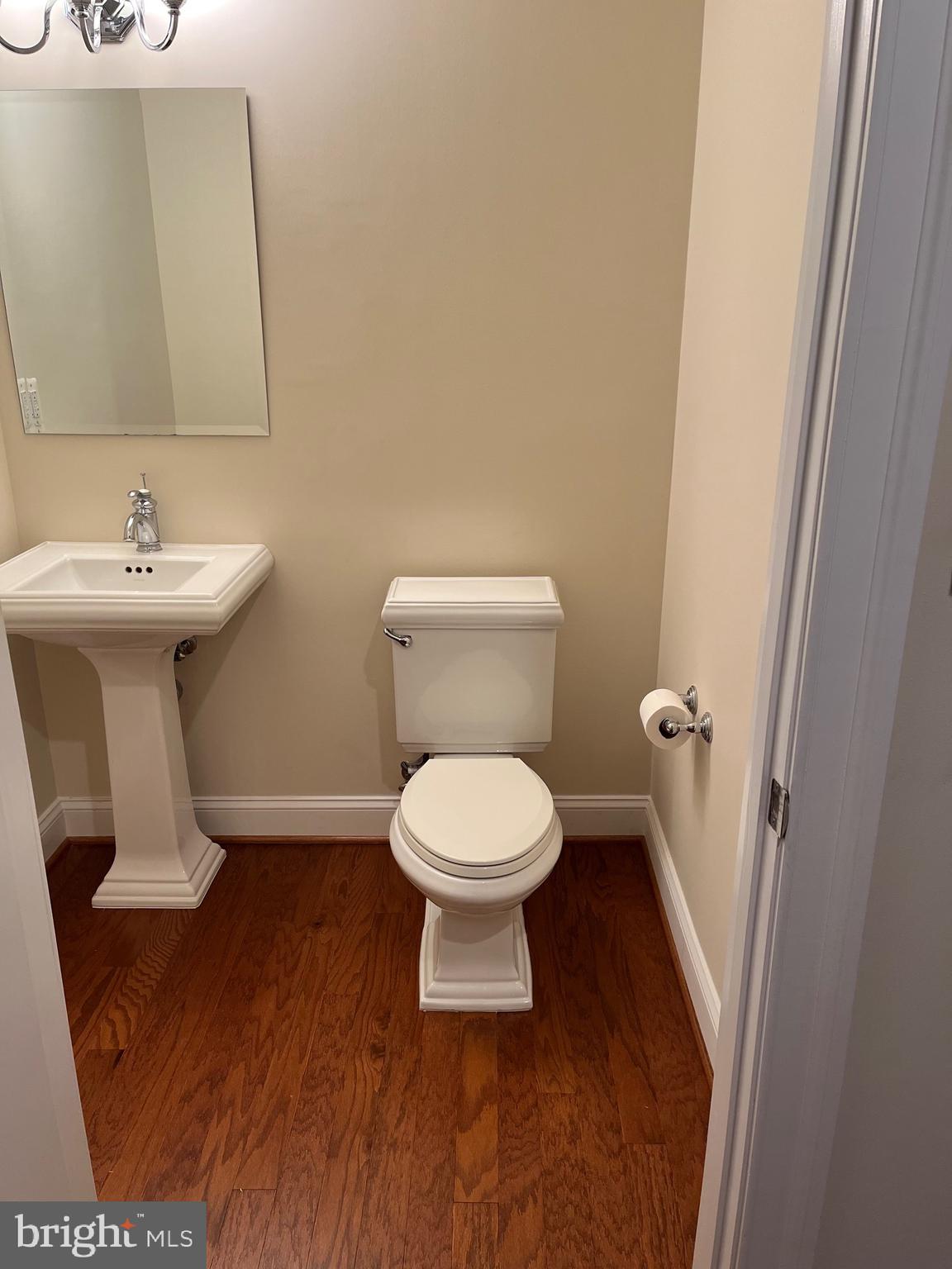 PALLADIUM AT MCLEAN - Residential Lease