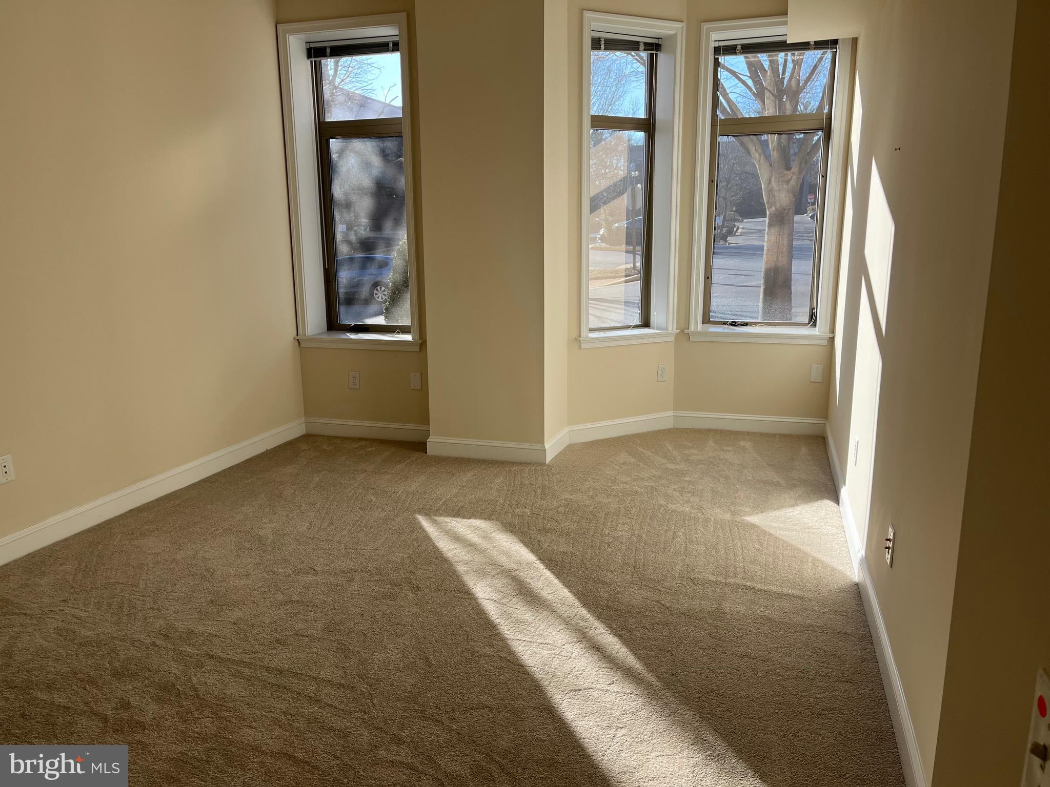 PALLADIUM AT MCLEAN - Residential Lease