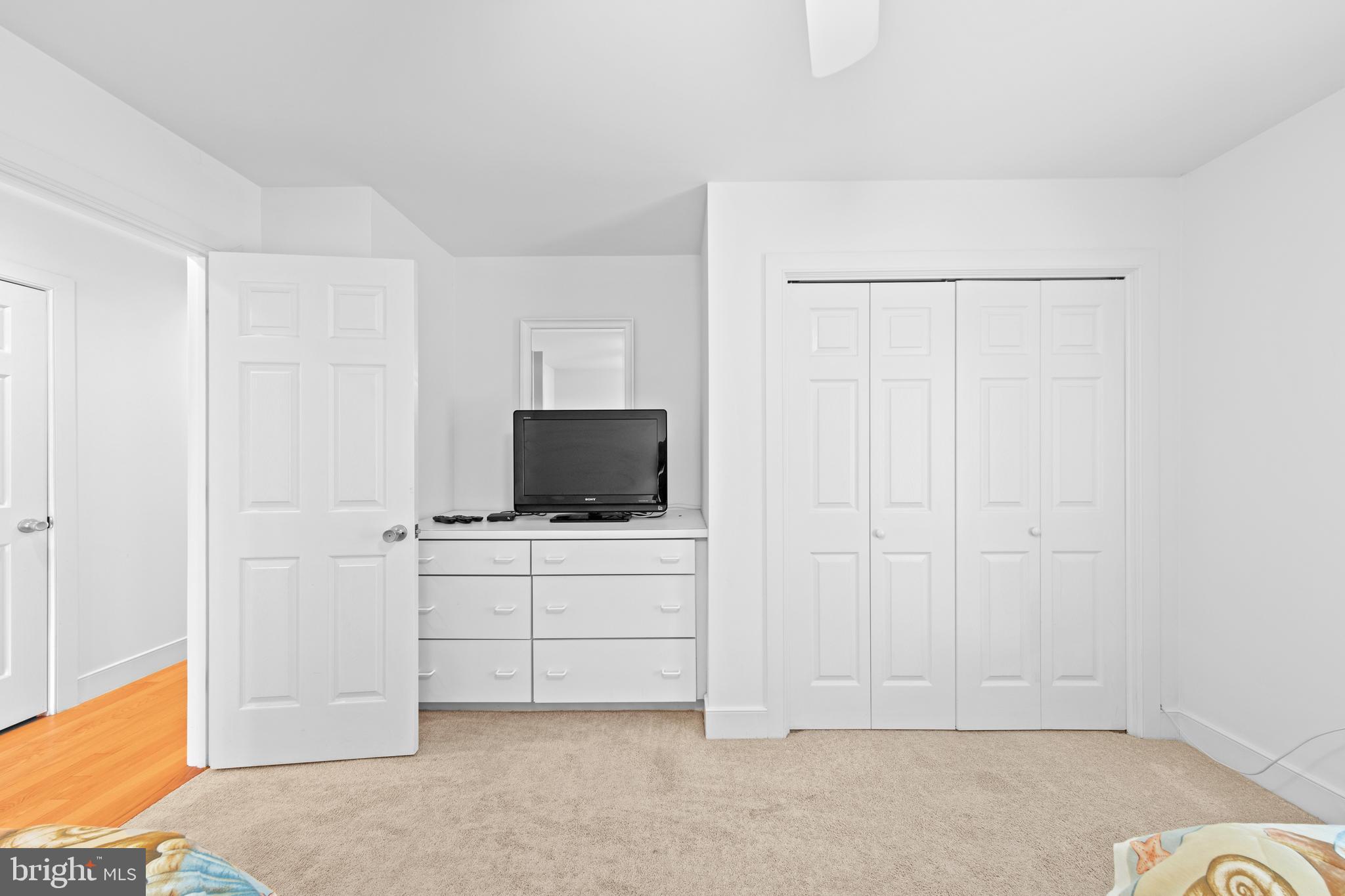 OCEAN VILLAGE - Residential