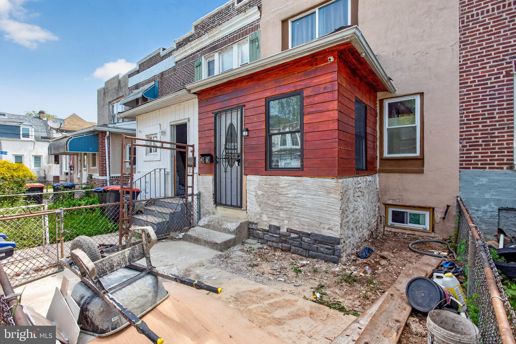 1141 THOMAS STREET