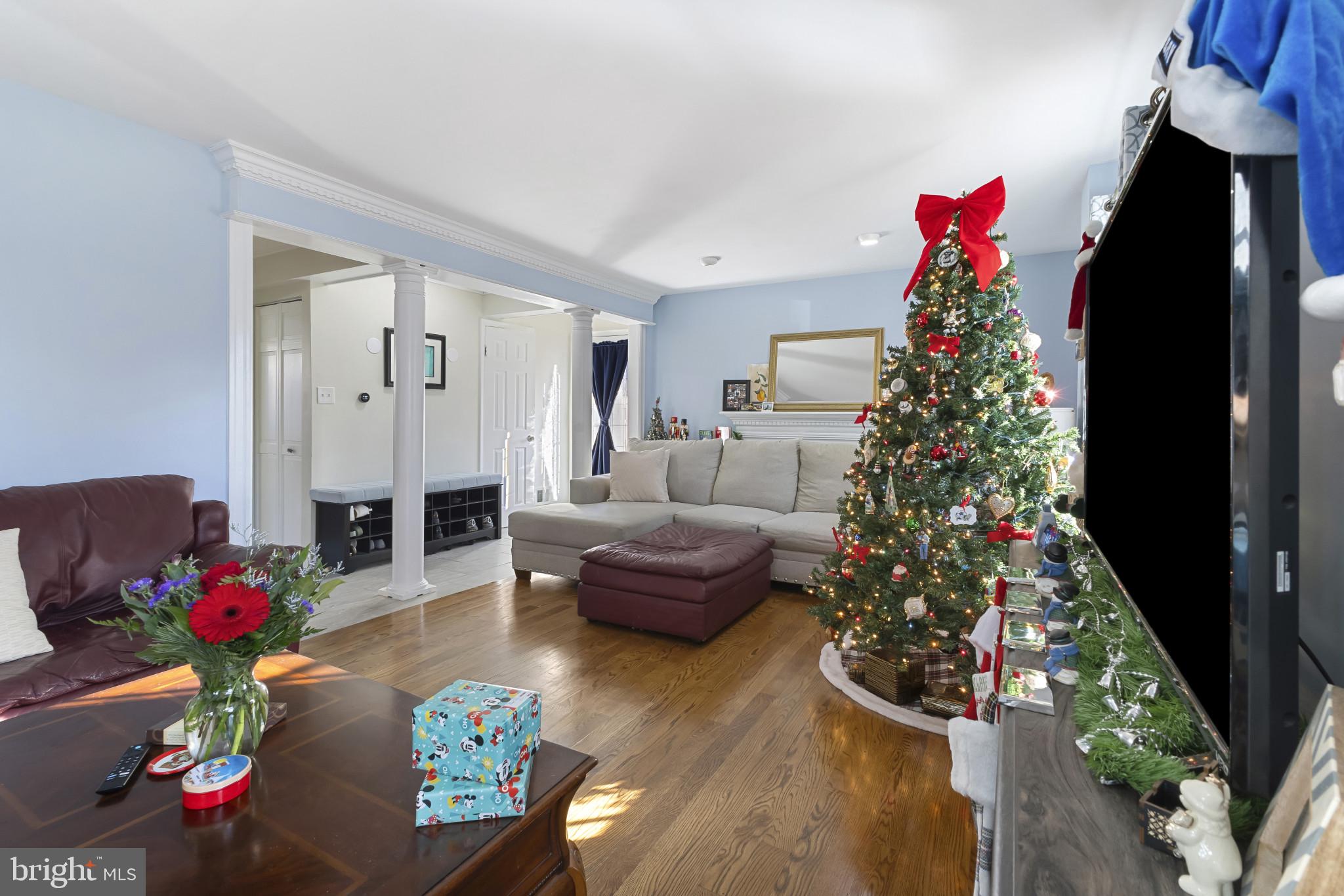 STRATHMEADE SQUARE - Residential