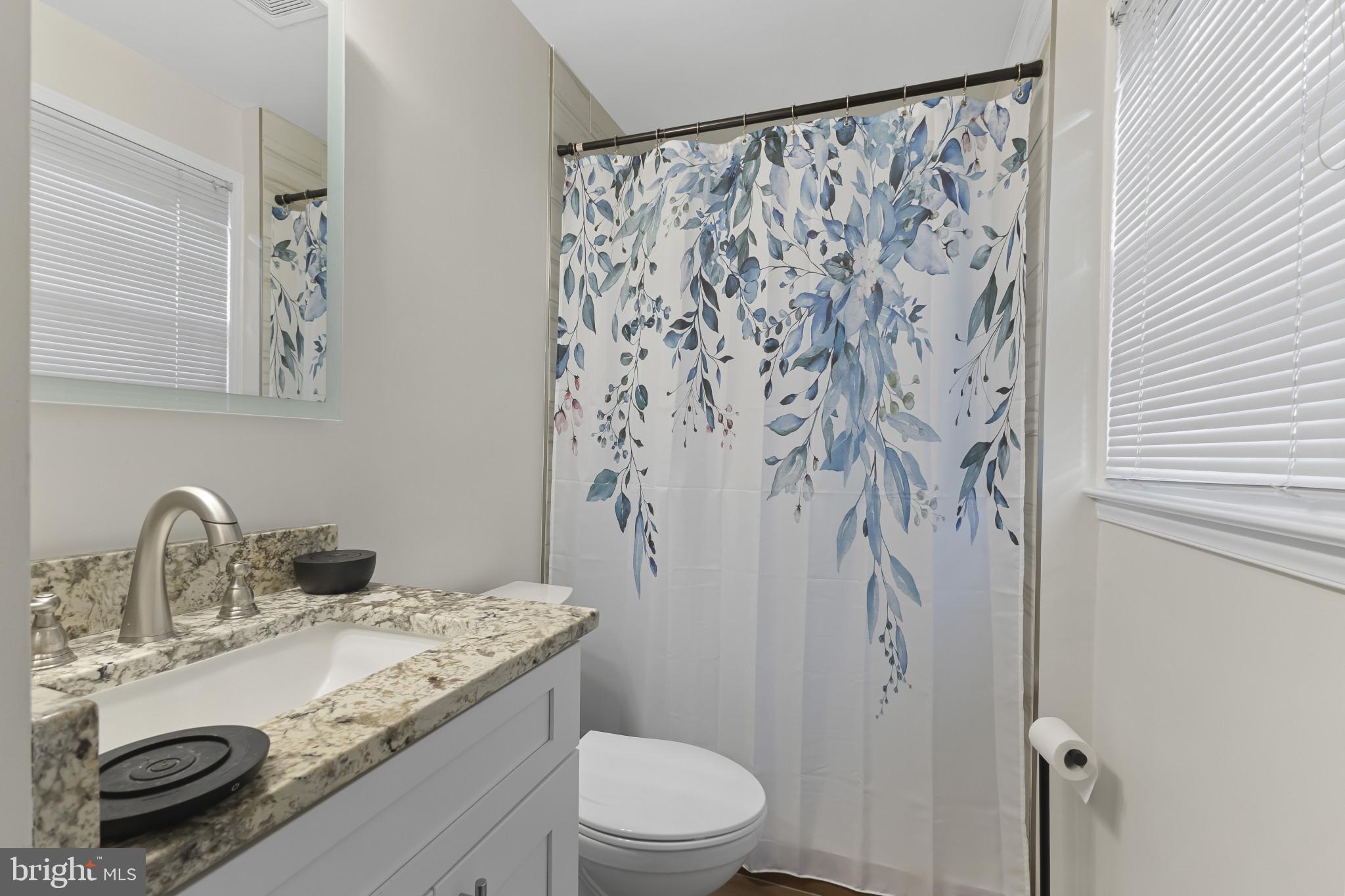 STRATHMEADE SQUARE - Residential