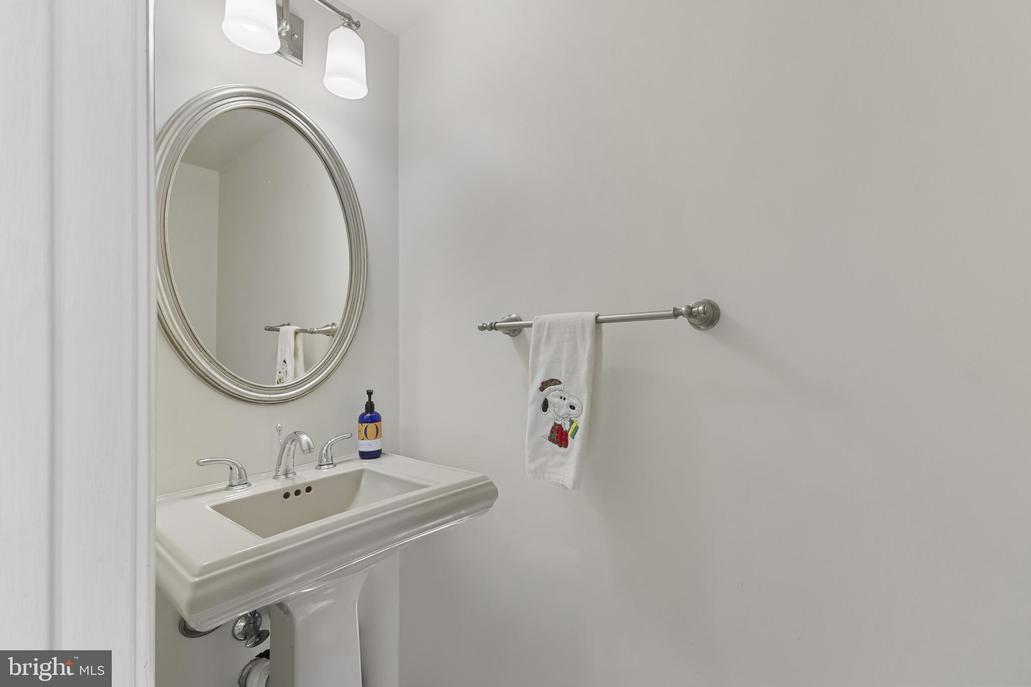 STRATHMEADE SQUARE - Residential