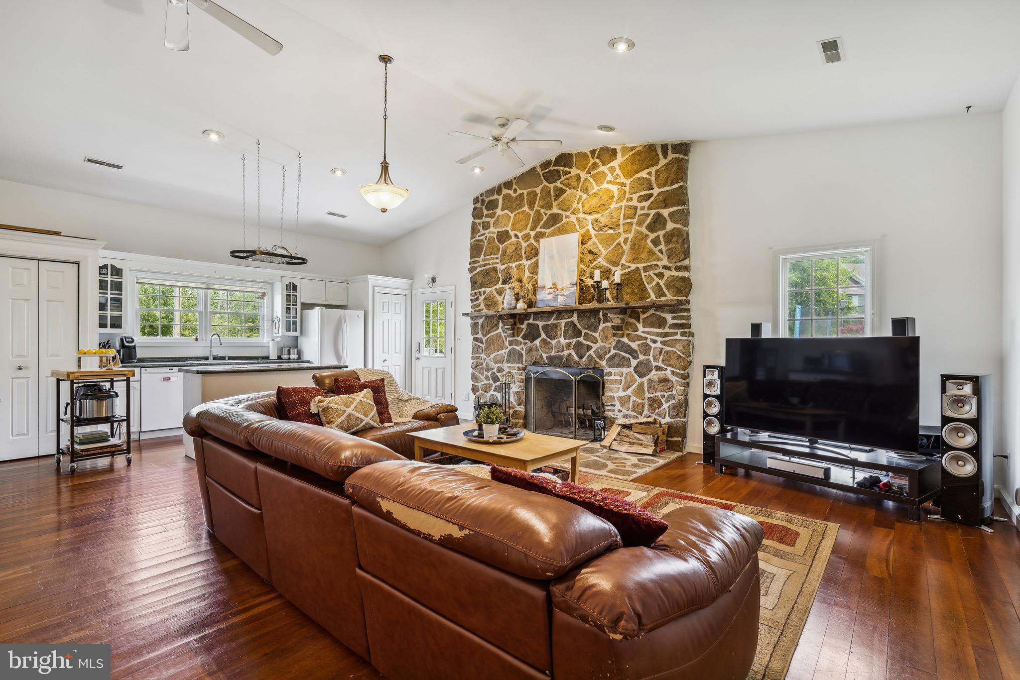 DUNDEE HARBOR - Residential