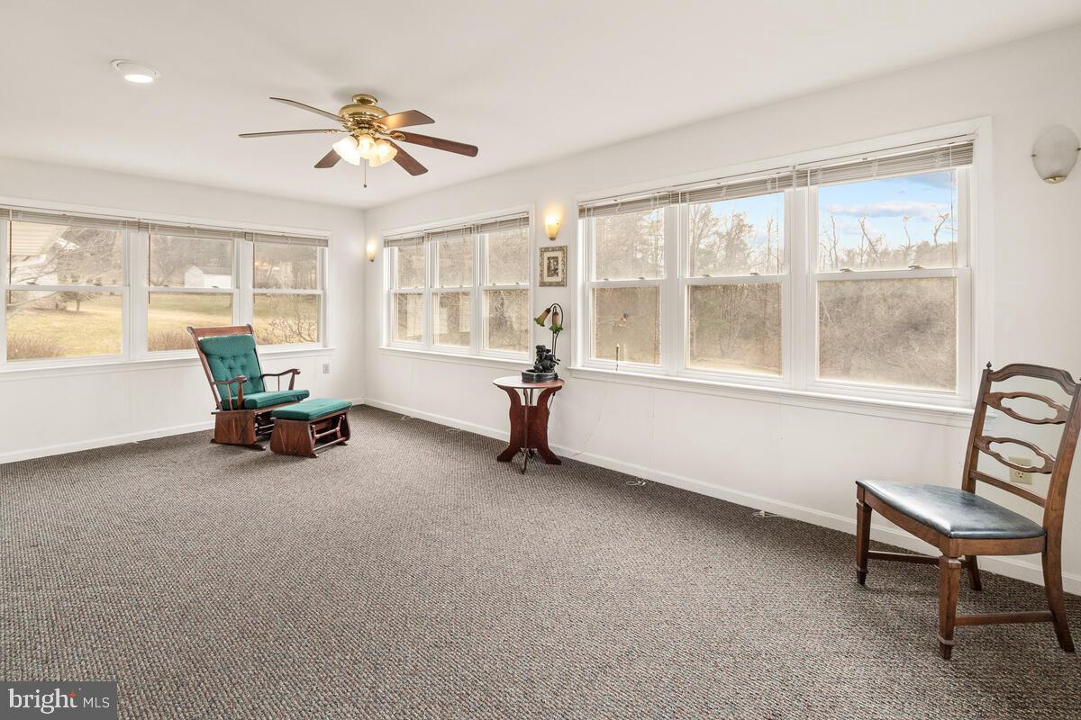 ROUND HILL - Residential