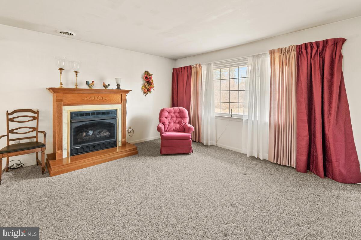 ROUND HILL - Residential