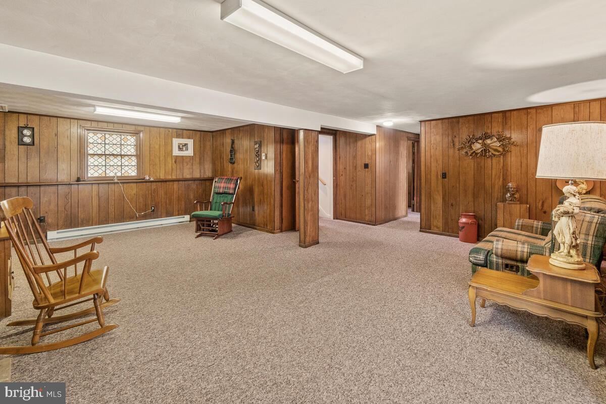 ROUND HILL - Residential