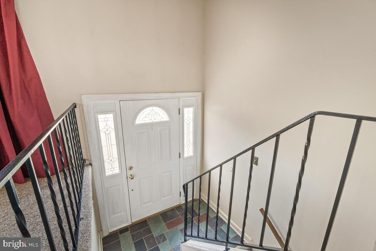 ROUND HILL - Residential