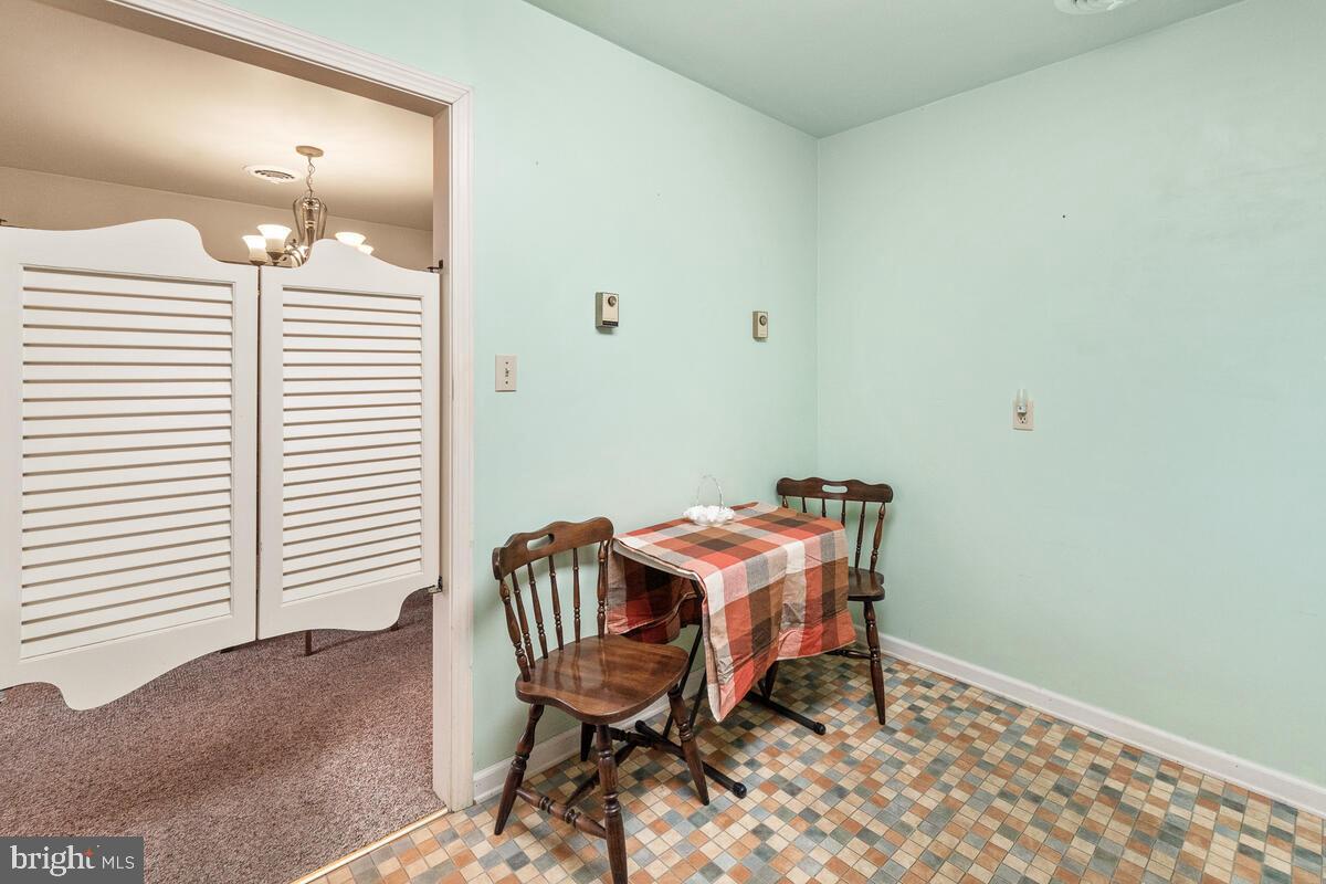 ROUND HILL - Residential