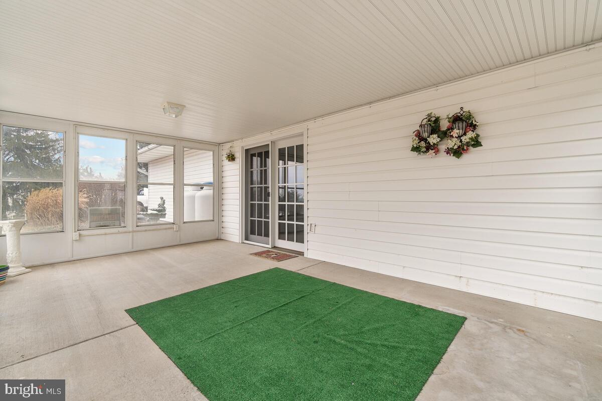 ROUND HILL - Residential