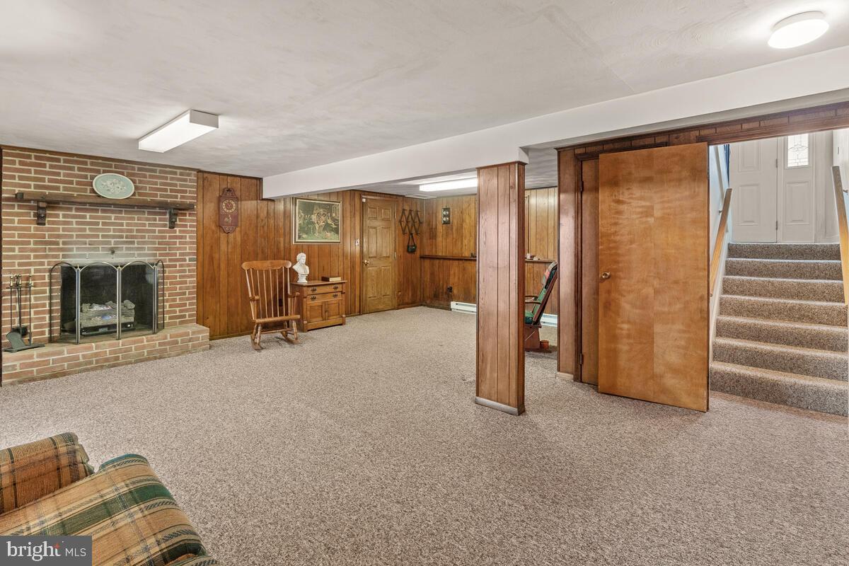 ROUND HILL - Residential