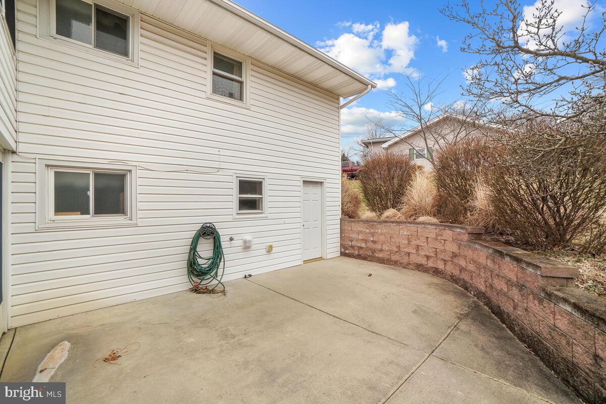 ROUND HILL - Residential