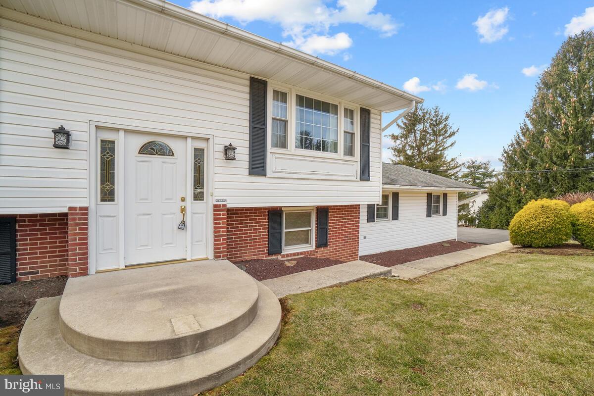 ROUND HILL - Residential