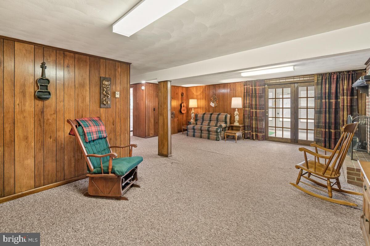 ROUND HILL - Residential