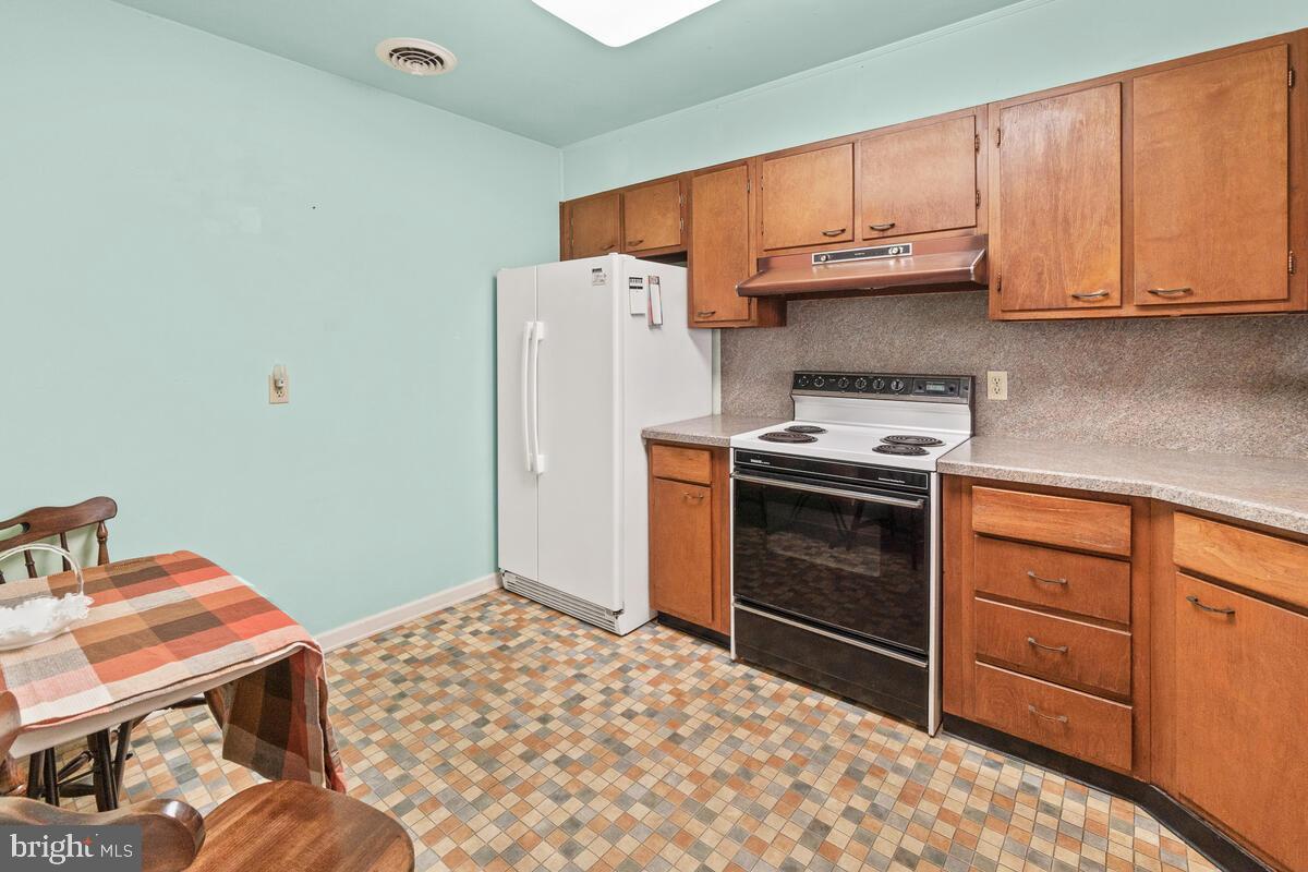 ROUND HILL - Residential