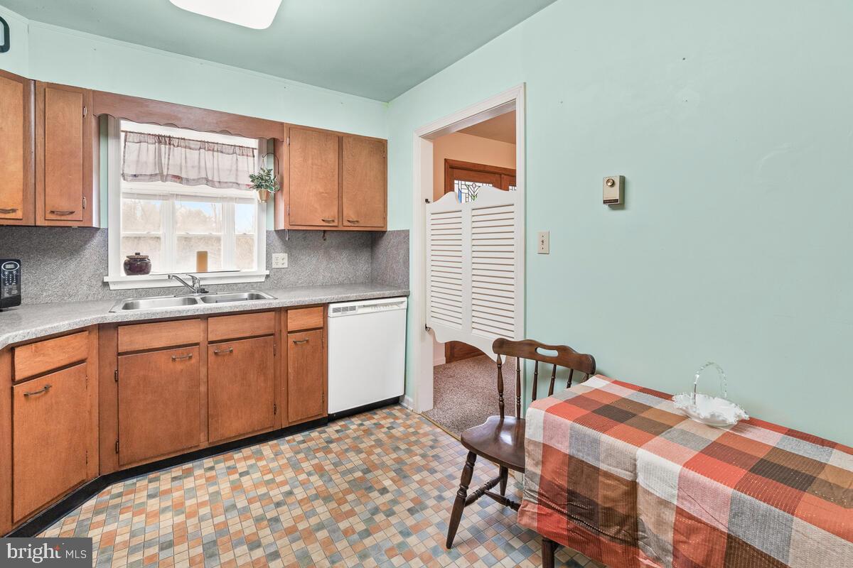 ROUND HILL - Residential