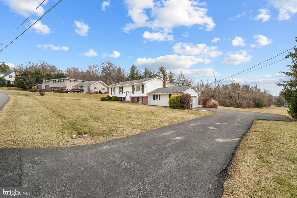 ROUND HILL - Residential