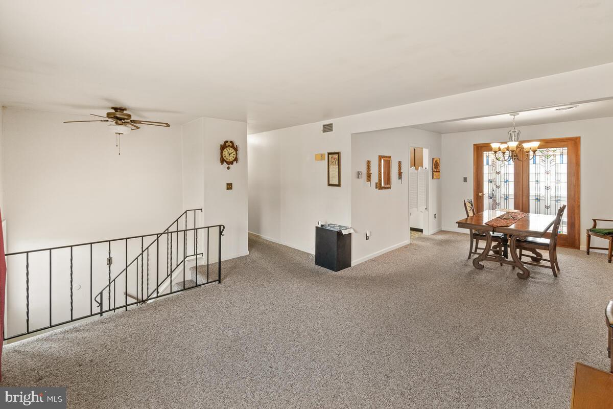 ROUND HILL - Residential