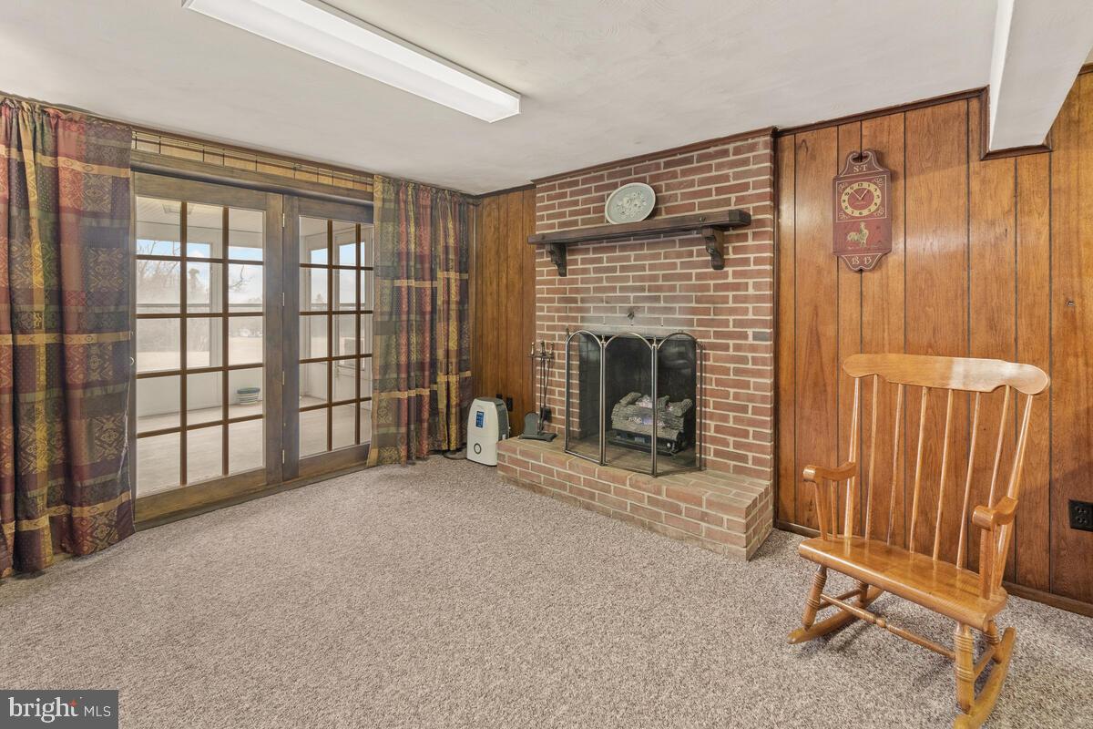 ROUND HILL - Residential