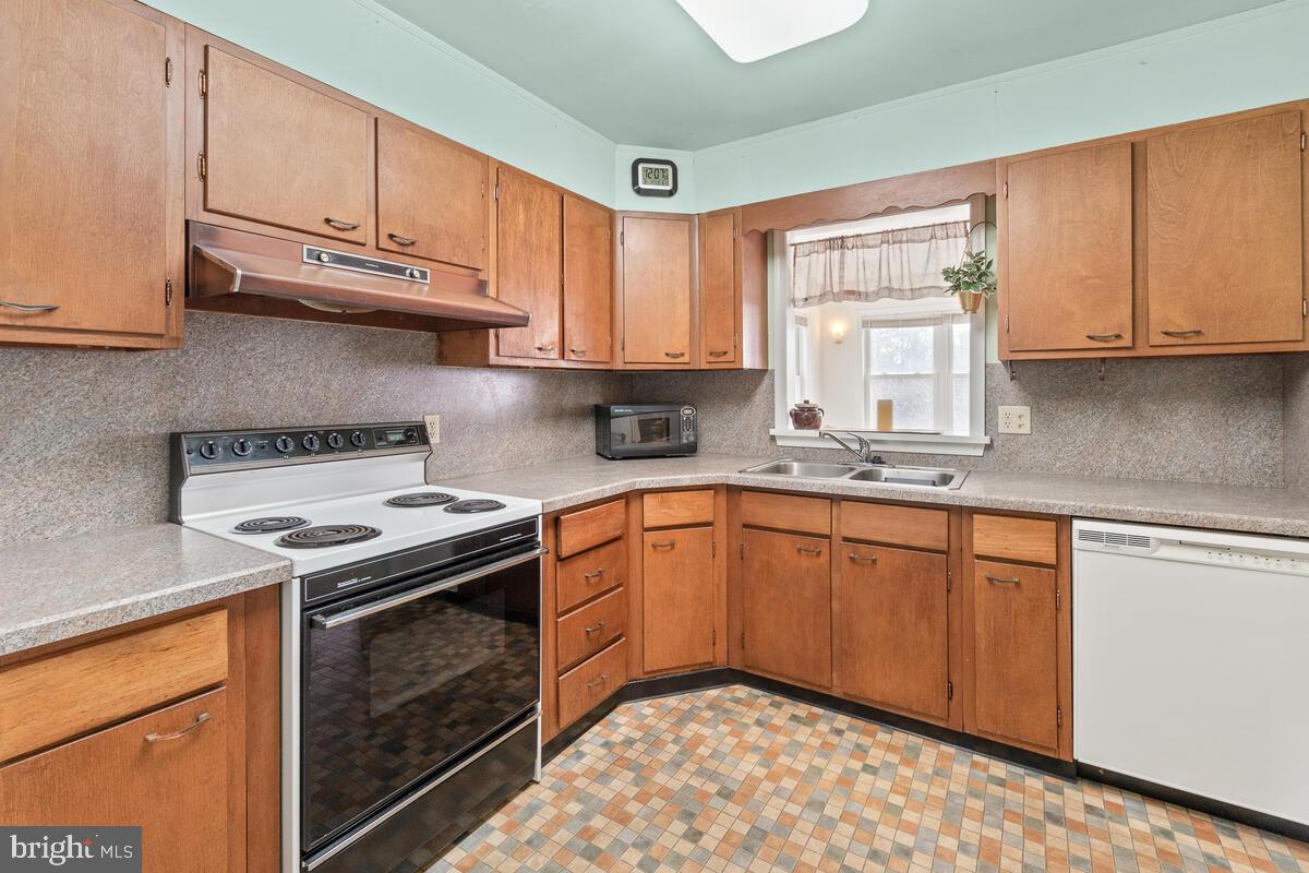 ROUND HILL - Residential