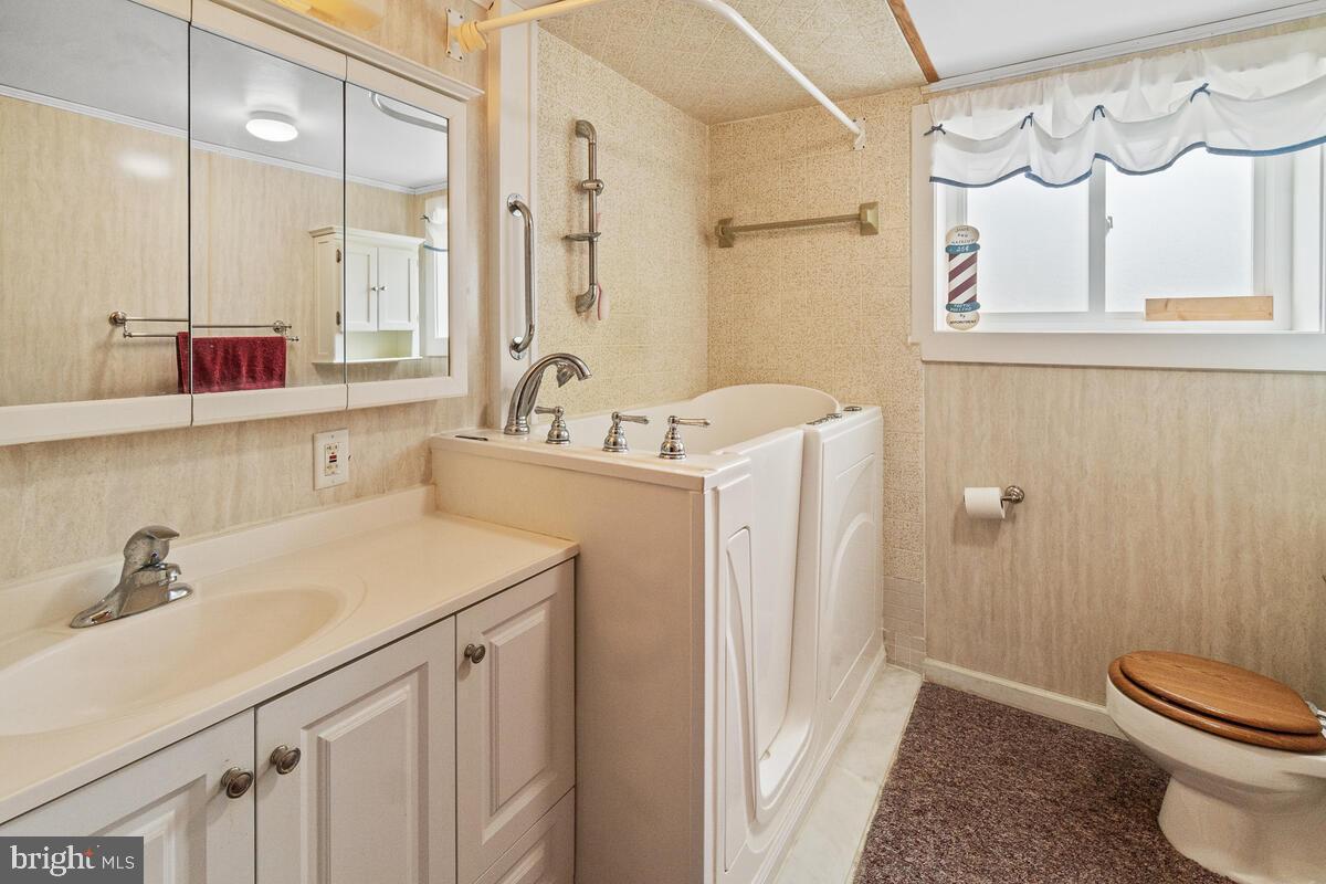 ROUND HILL - Residential