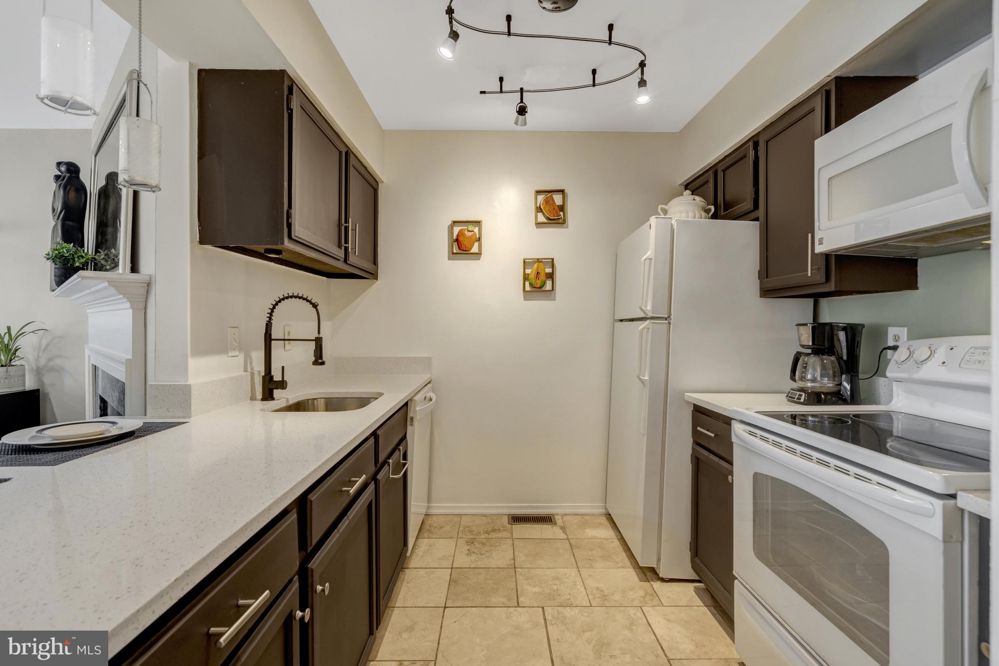 LAKE RIDGE - Residential