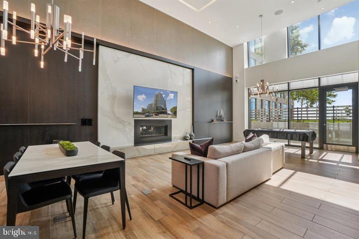 TYSONS CORNER - Residential