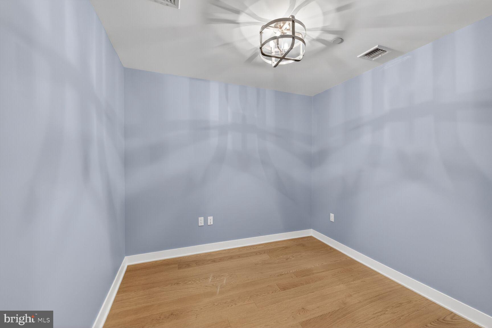 TYSONS CORNER - Residential