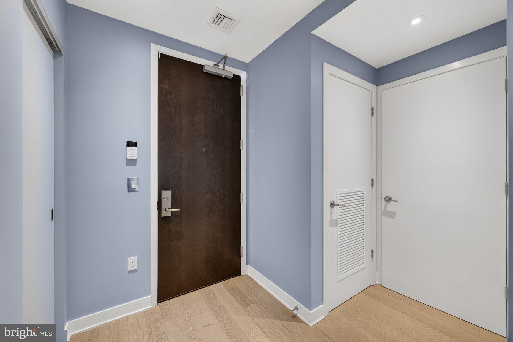 TYSONS CORNER - Residential