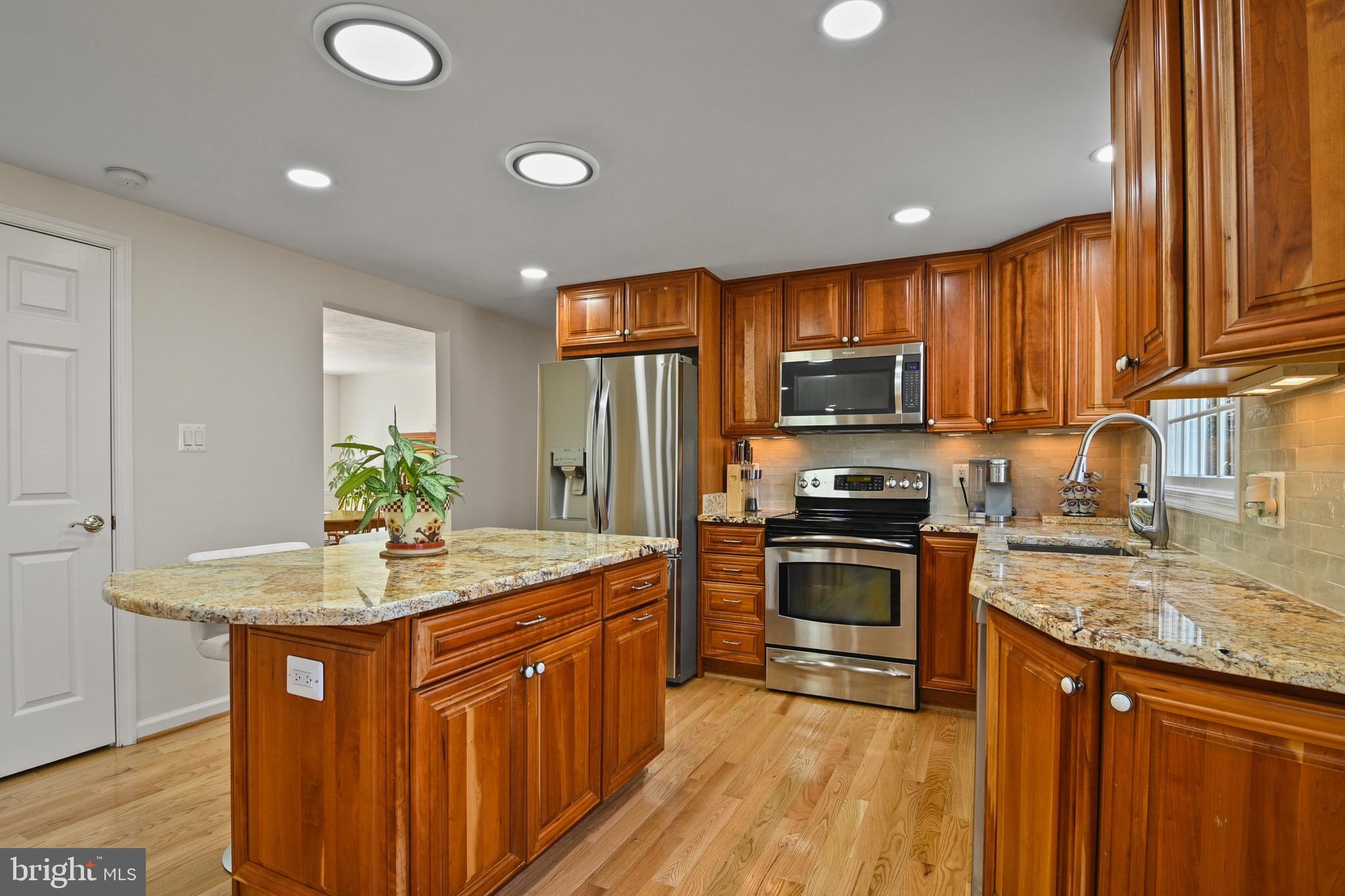 5908 OAK RIDGE COURT