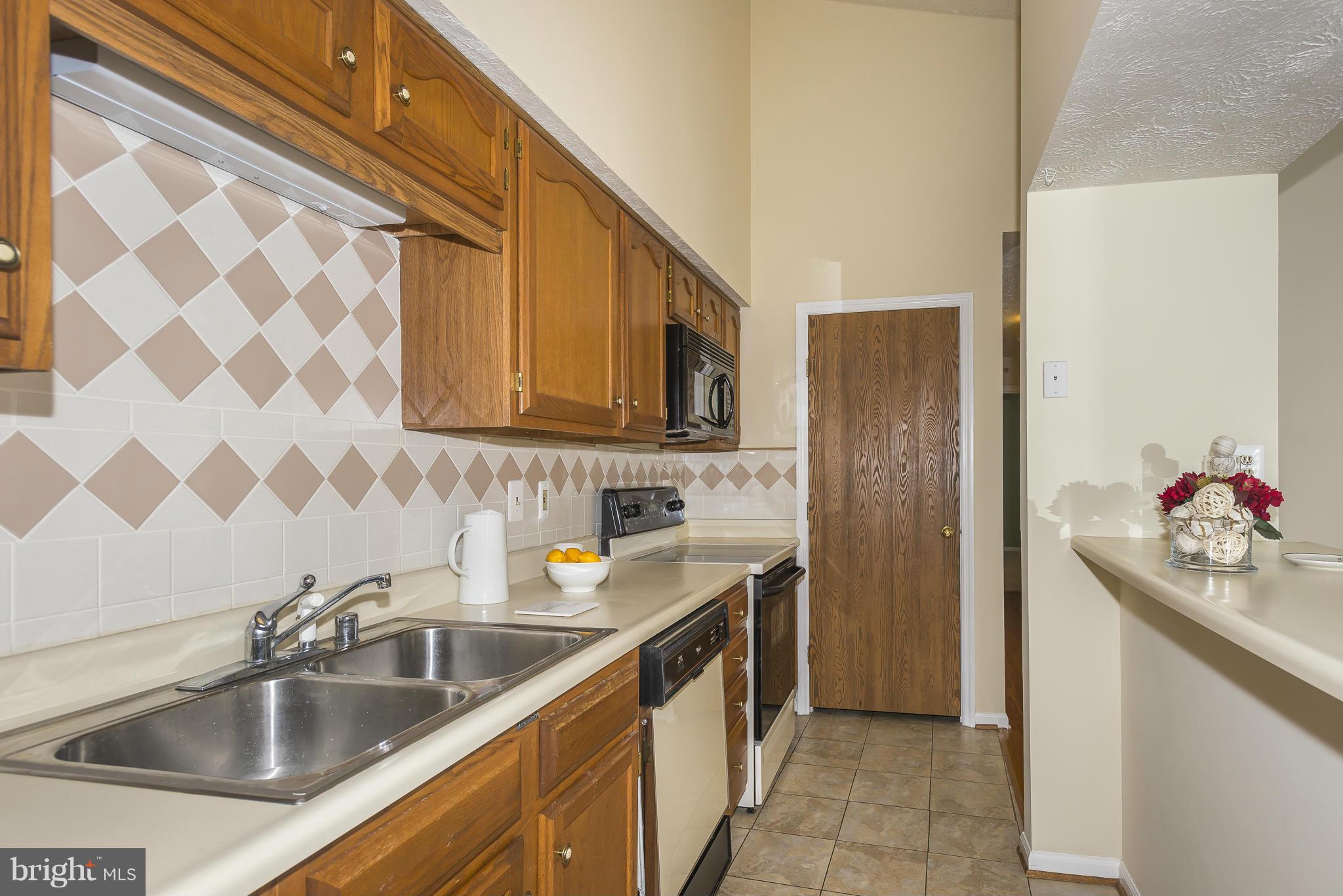 ROCKBURN COMMONS - Residential Lease