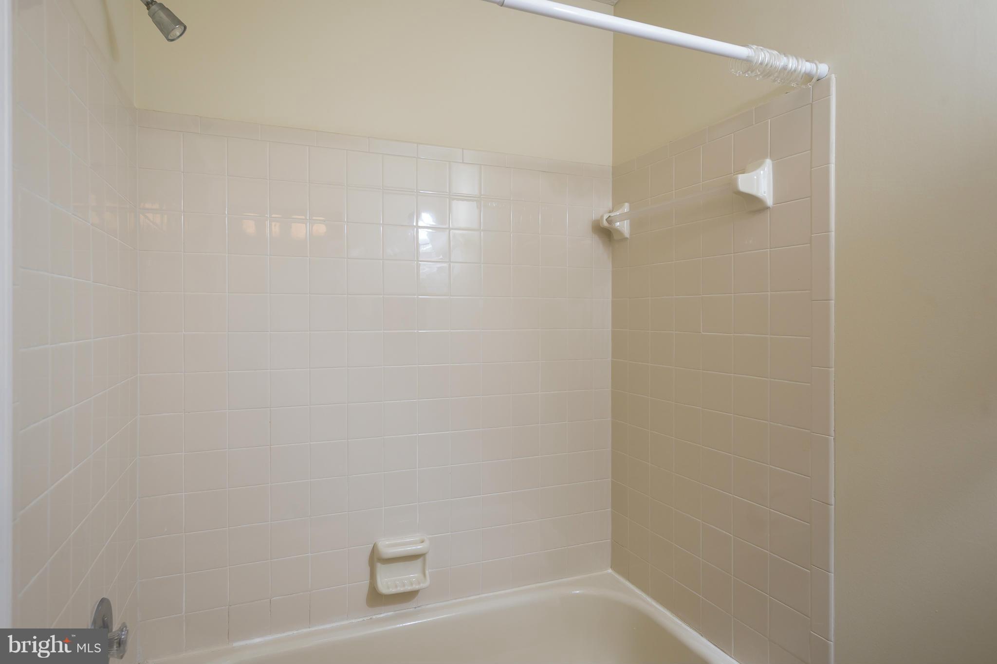 ROCKBURN COMMONS - Residential Lease