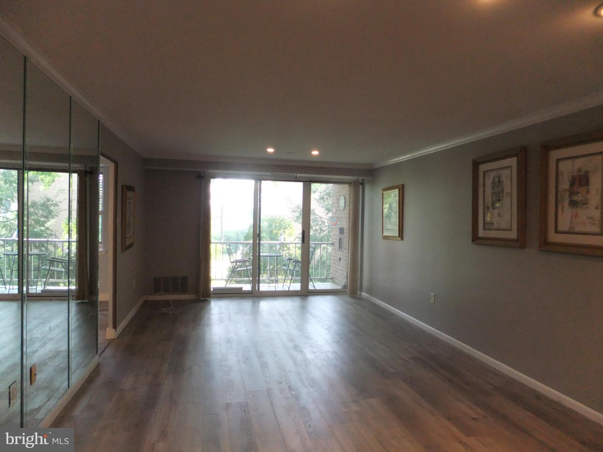 1650 OAKWOOD DRIVE E210