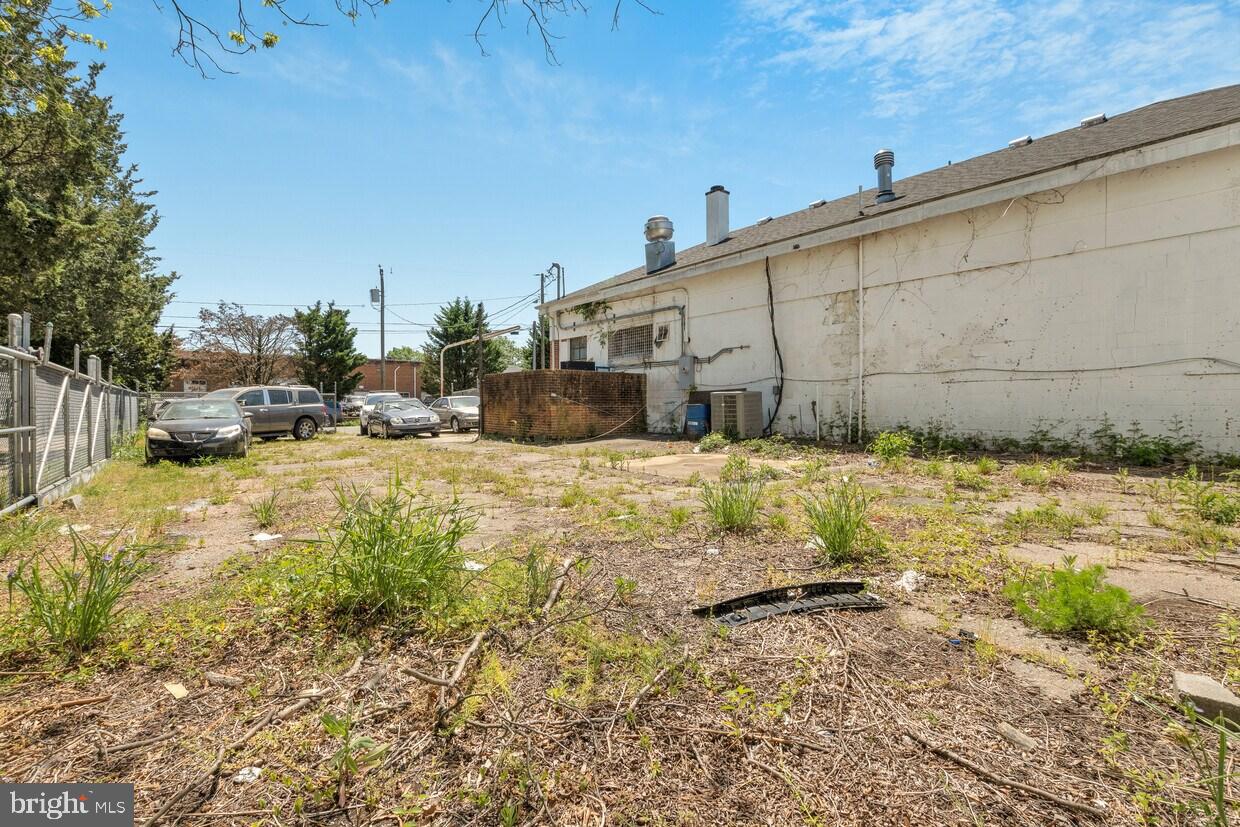 100 W NINE MILE ROAD