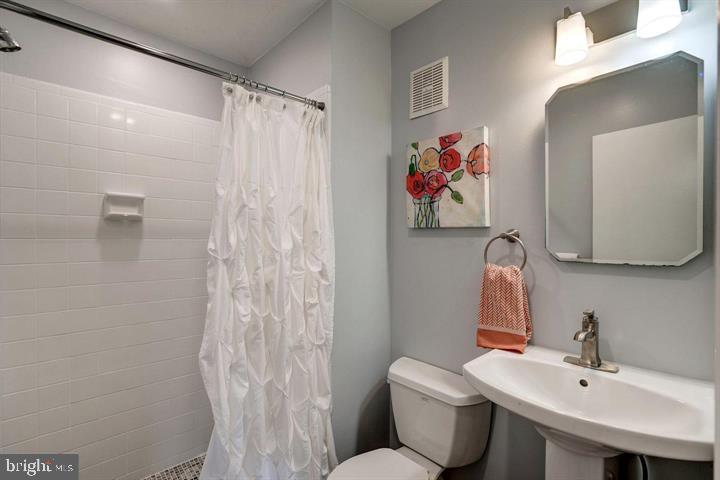 TYSONS GREEN - Residential Lease