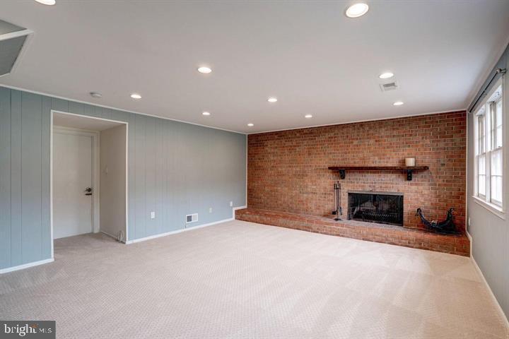 TYSONS GREEN - Residential Lease