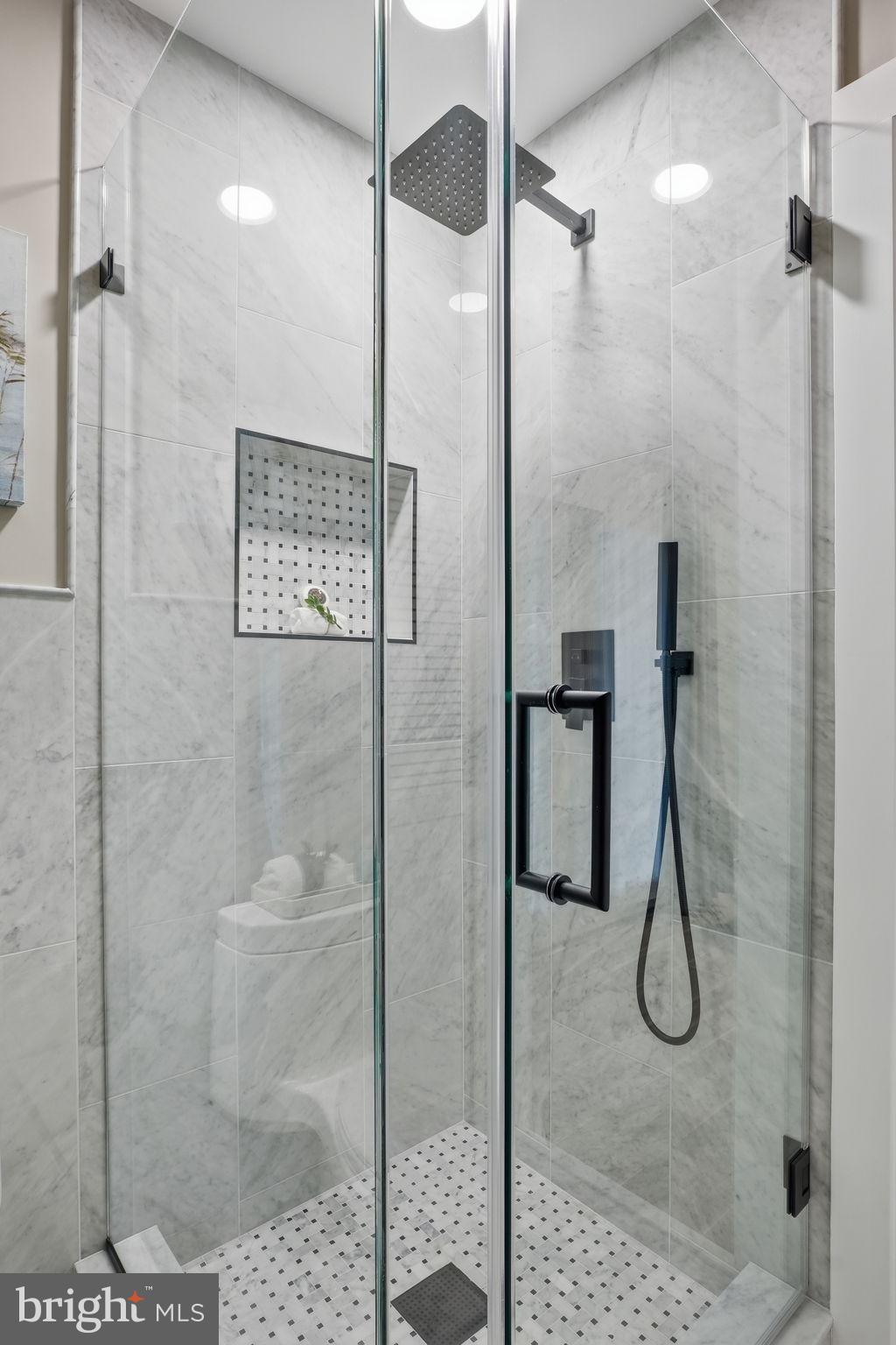 CREEKSIDE - Residential