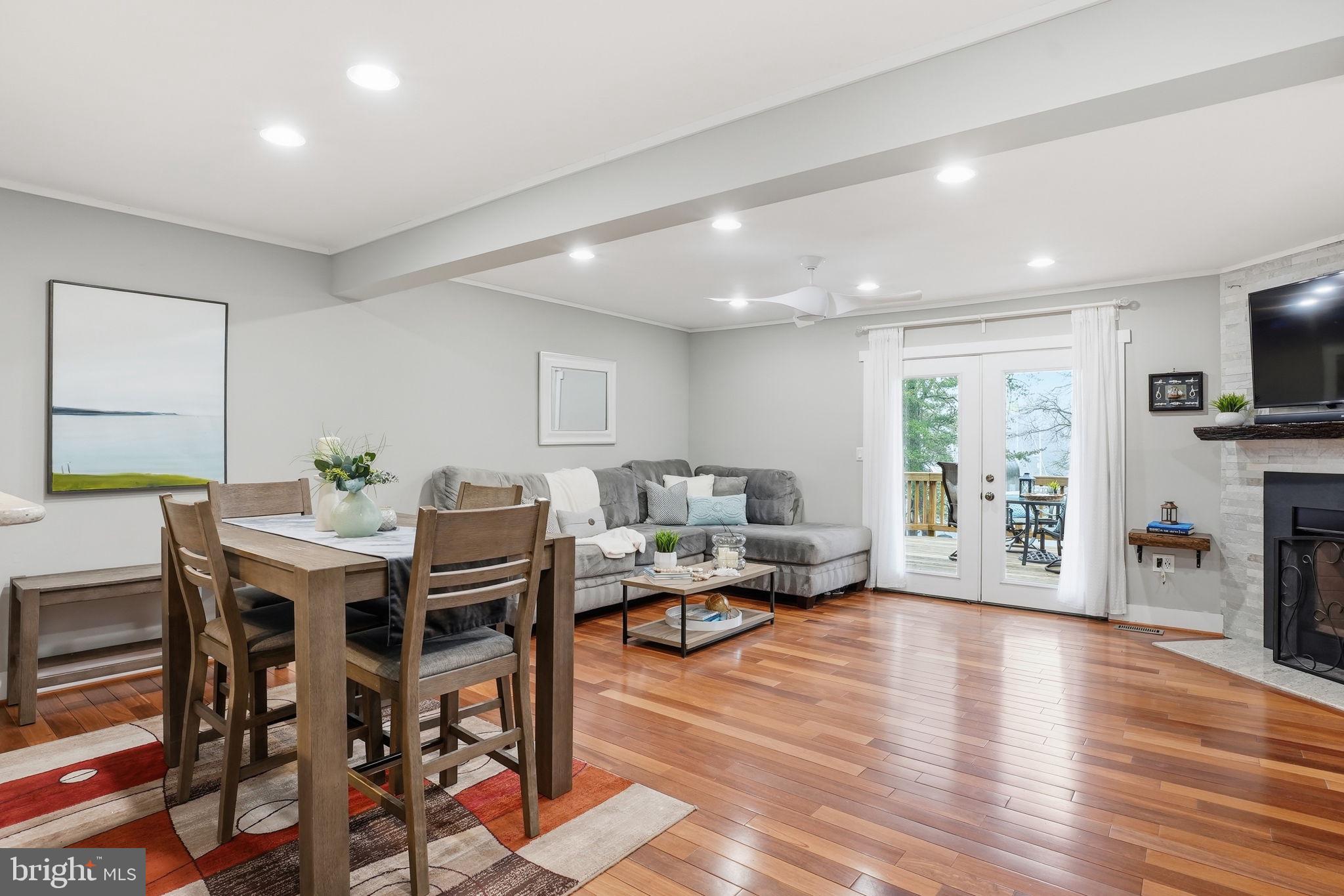 CREEKSIDE - Residential