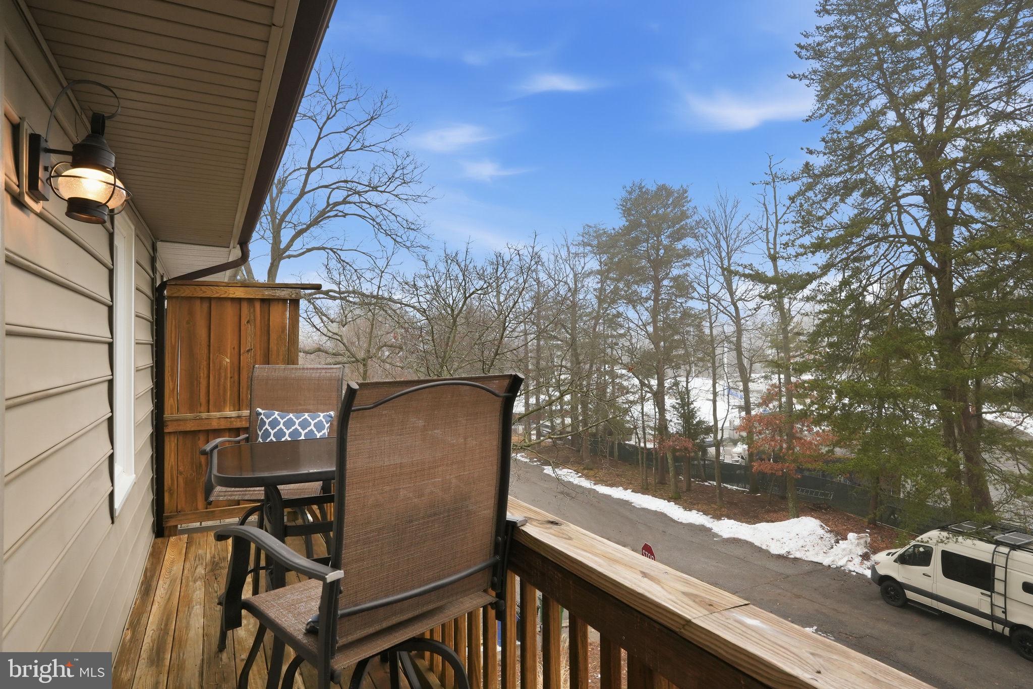 CREEKSIDE - Residential