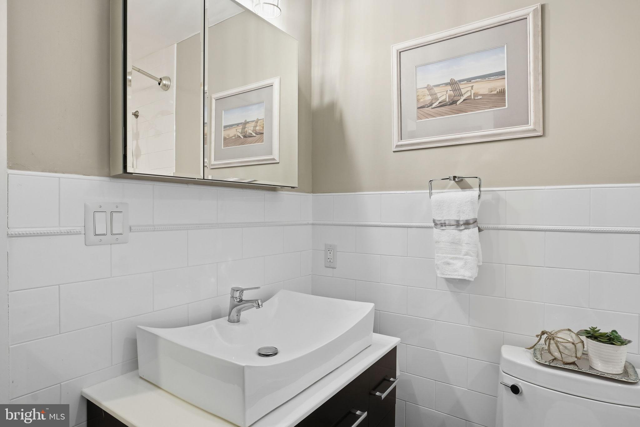 CREEKSIDE - Residential