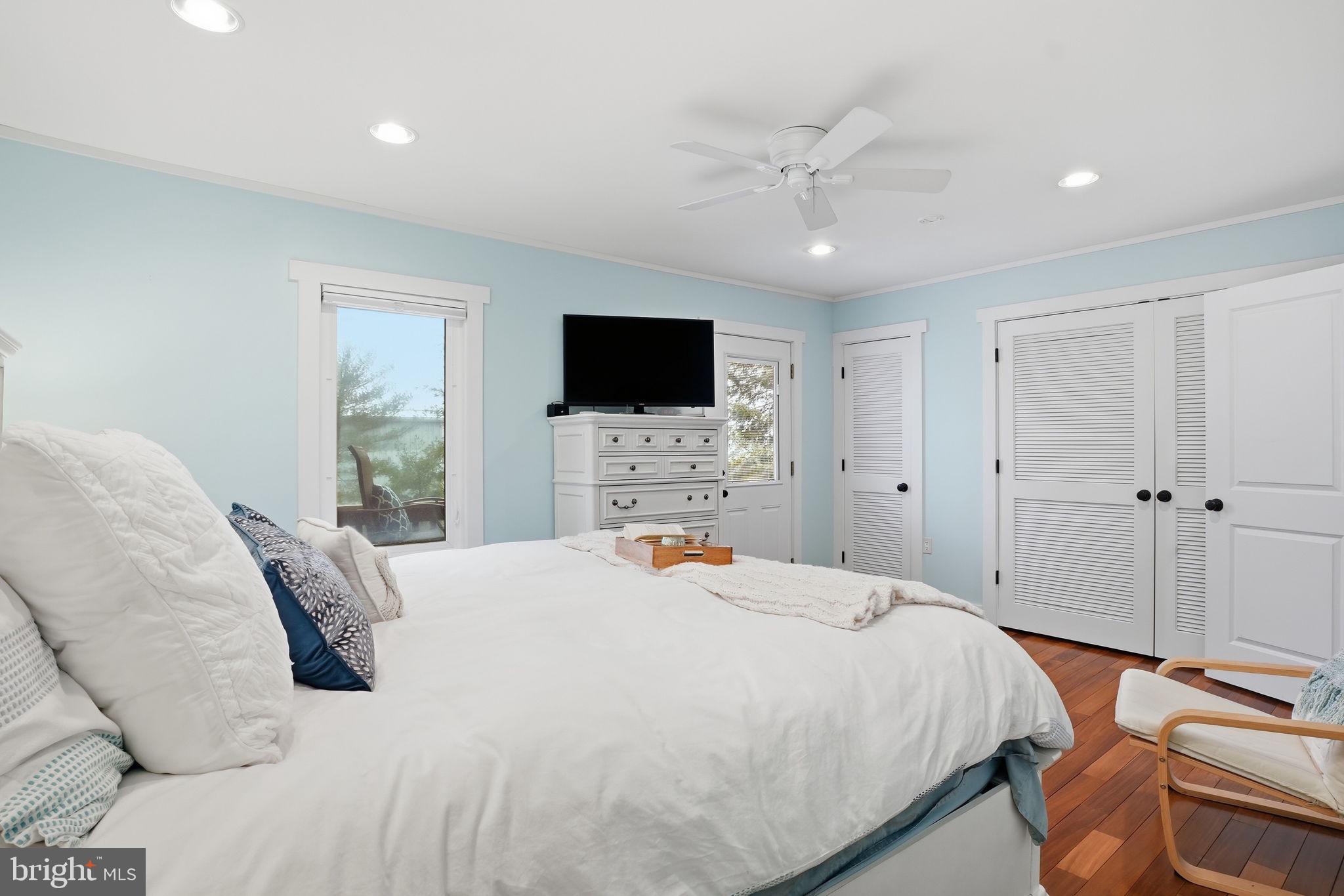 CREEKSIDE - Residential