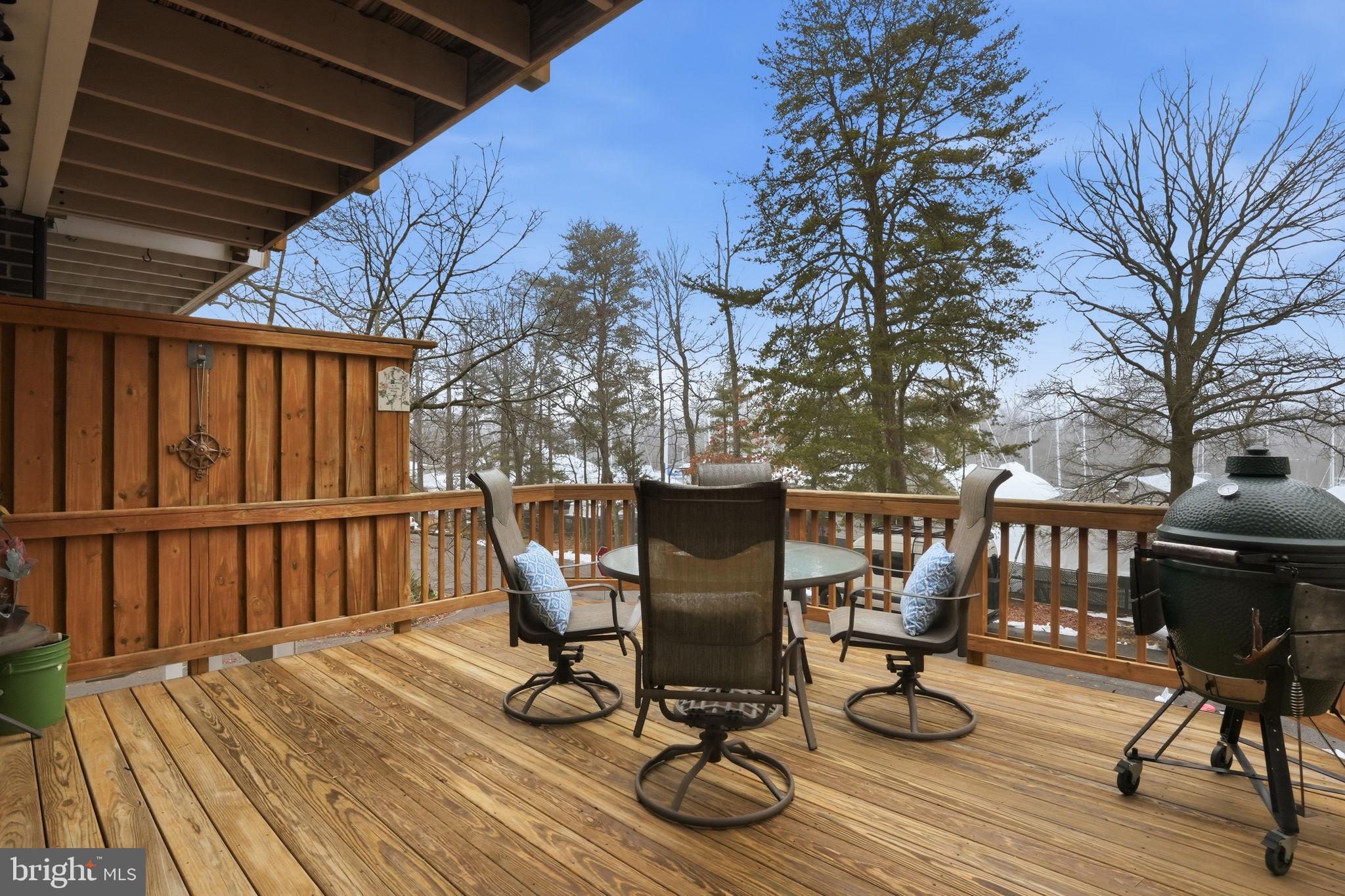 CREEKSIDE - Residential