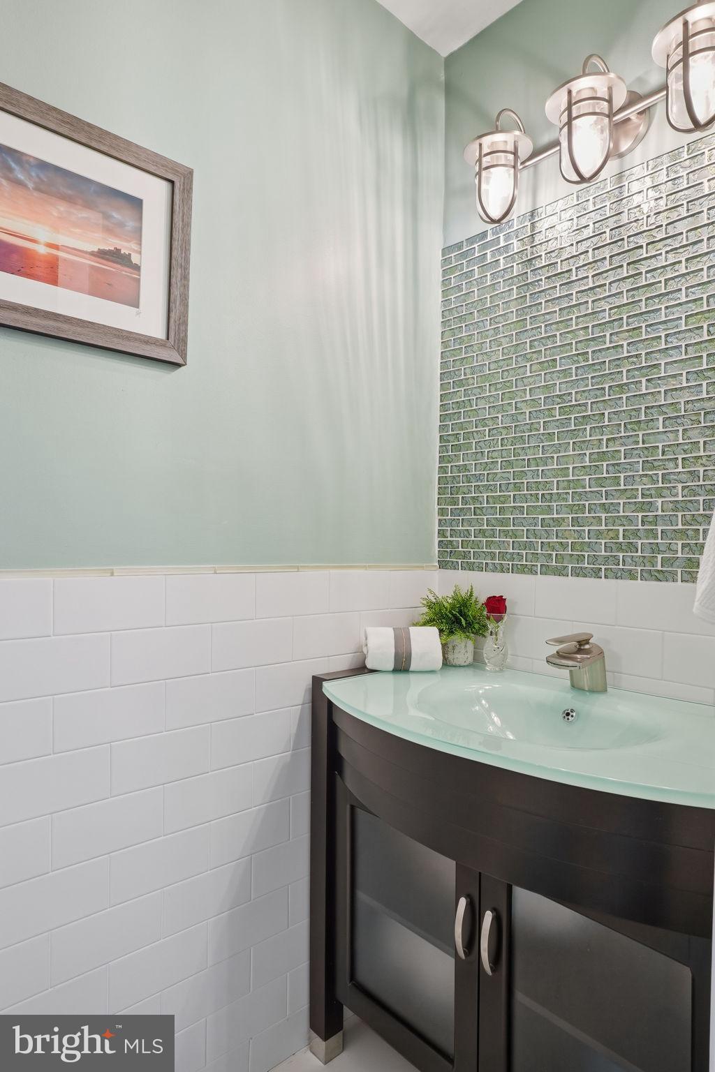 CREEKSIDE - Residential