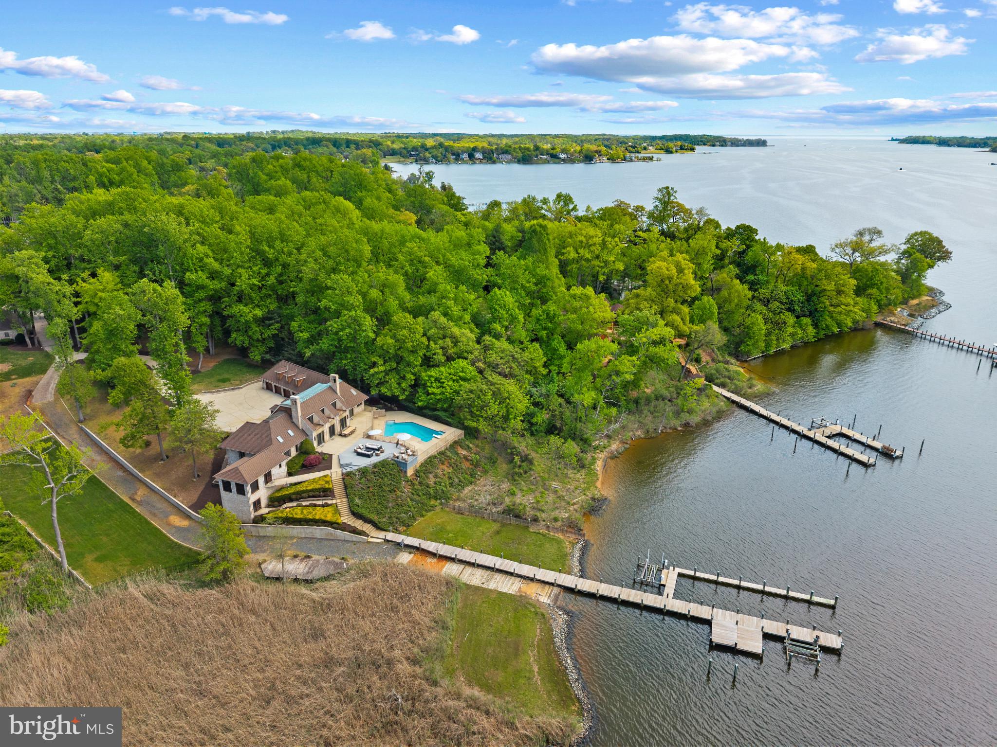 SHADOW POINT - Residential