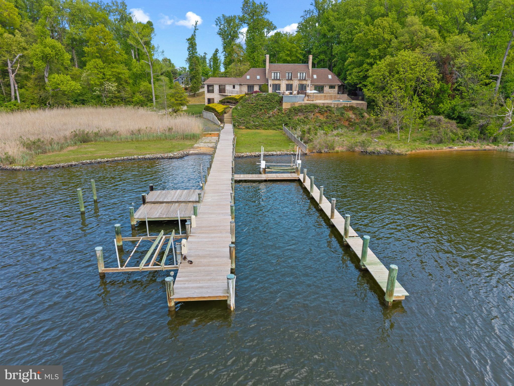 31 SHADOW POINT COURT