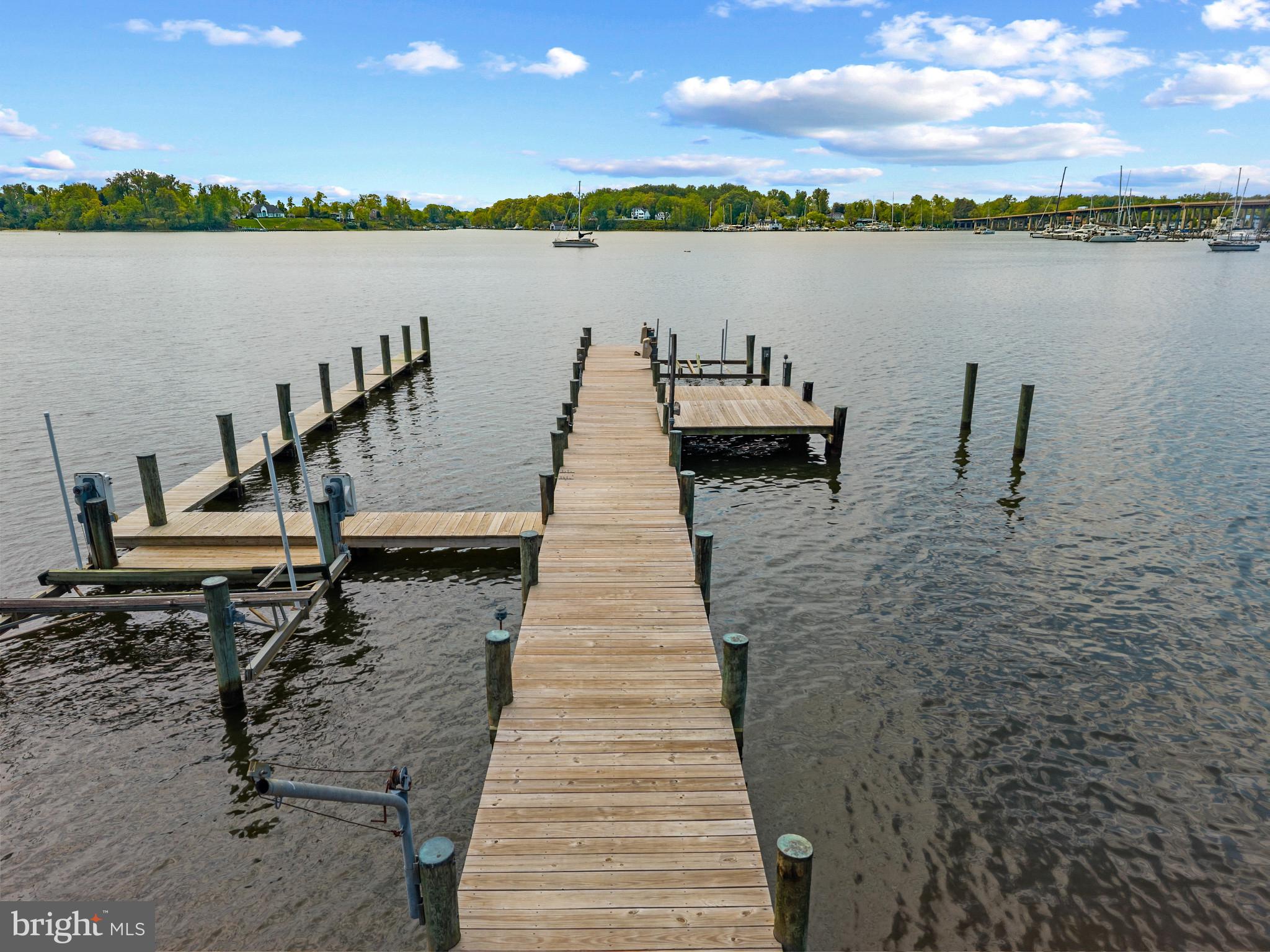 SHADOW POINT - Residential